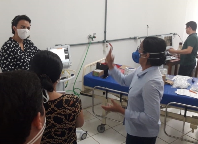 ALMENARA: Funcionários do Hospital Deraldo Guimarães recebem treinamento para manuseio dos respiradores mecânicos