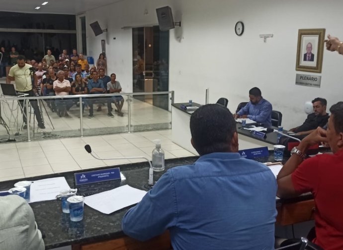 Câmara Municipal de Almenara aprofunda debate sobre a falta d’água na cidade com o gerente regional da Copasa e o prefeito Ademir Gobira